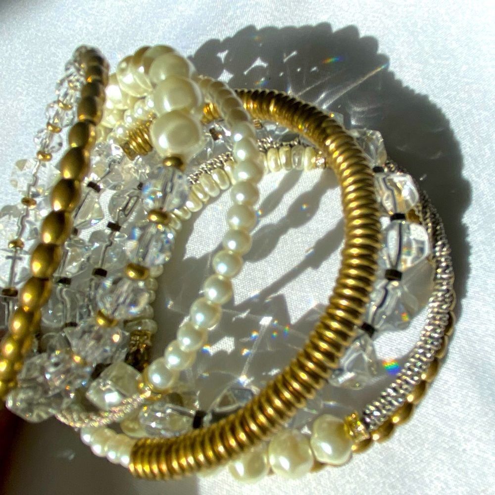 DKR mixed media continuous wire bracelet faceted crystal faux pearl metals glass